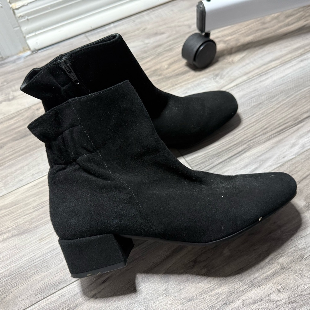 Elegant Black Ankle Boots